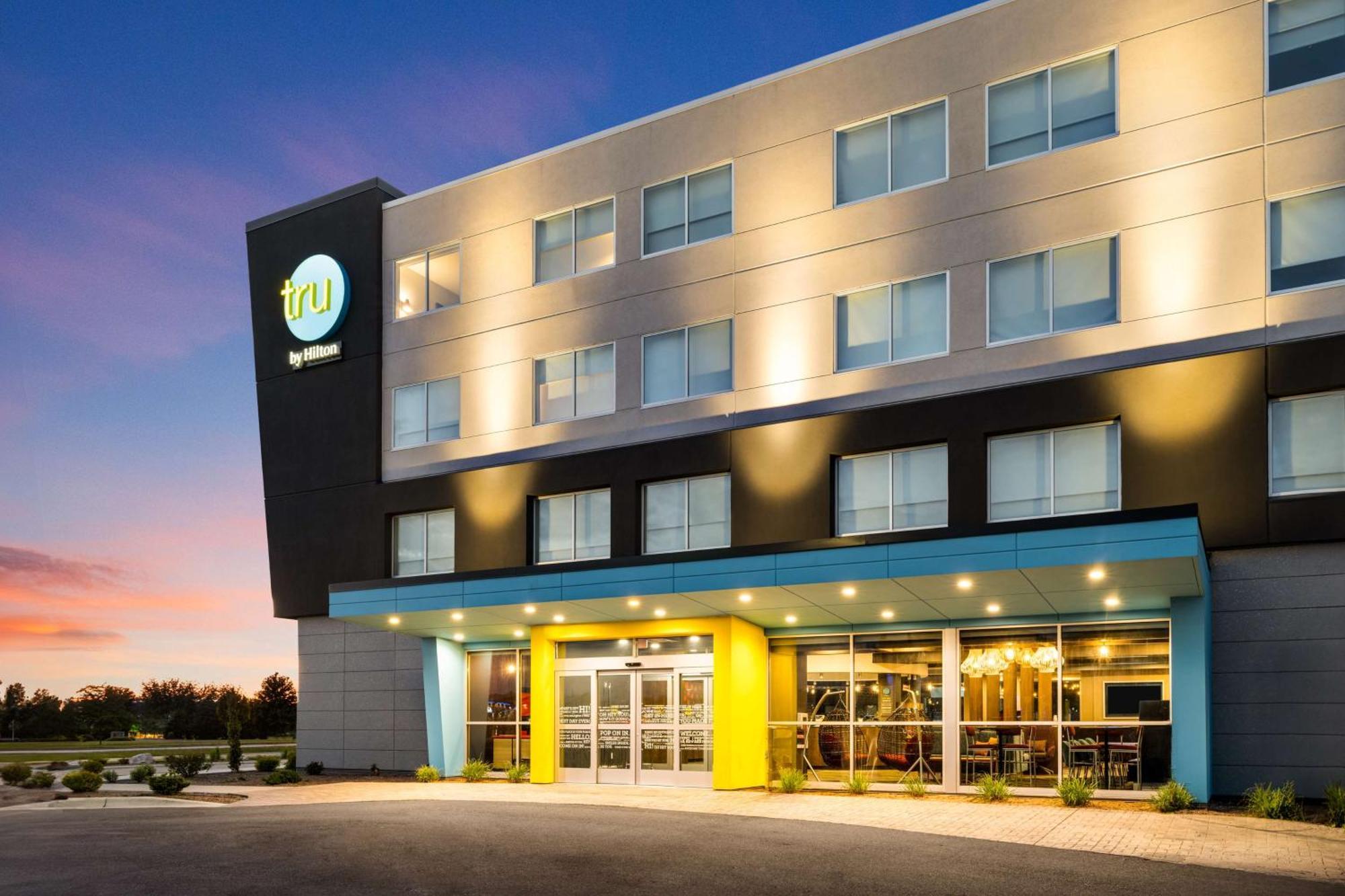 Tru By Hilton Wisconsin Dells Hotel Lake Delton
